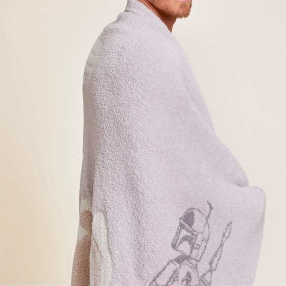 Barefoot Dreams CozyChic Star Wars Boba Fett Throw Blanket - Picture 3 of 11